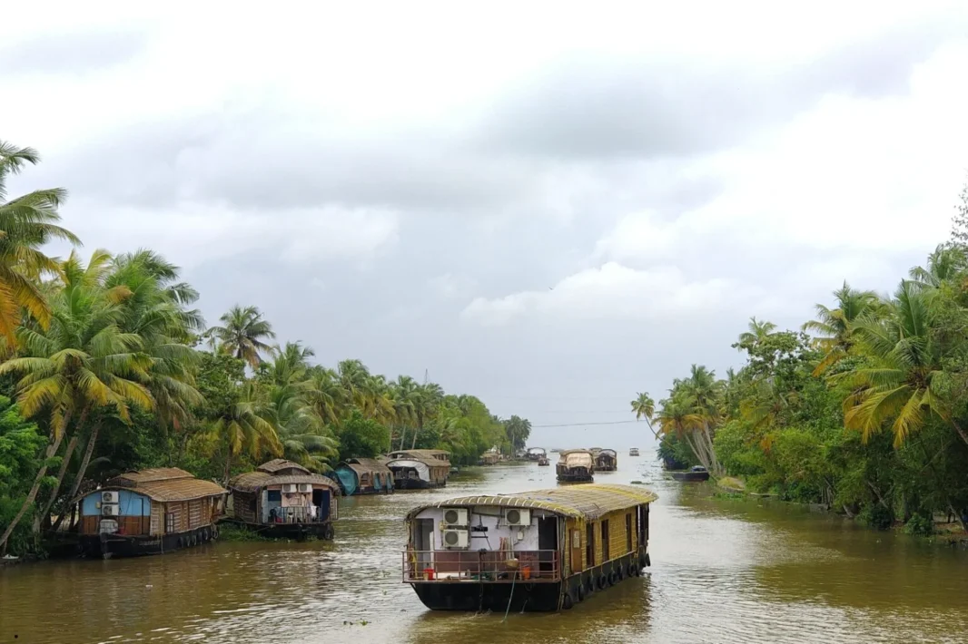 Kerala Backwaters Tour Packages