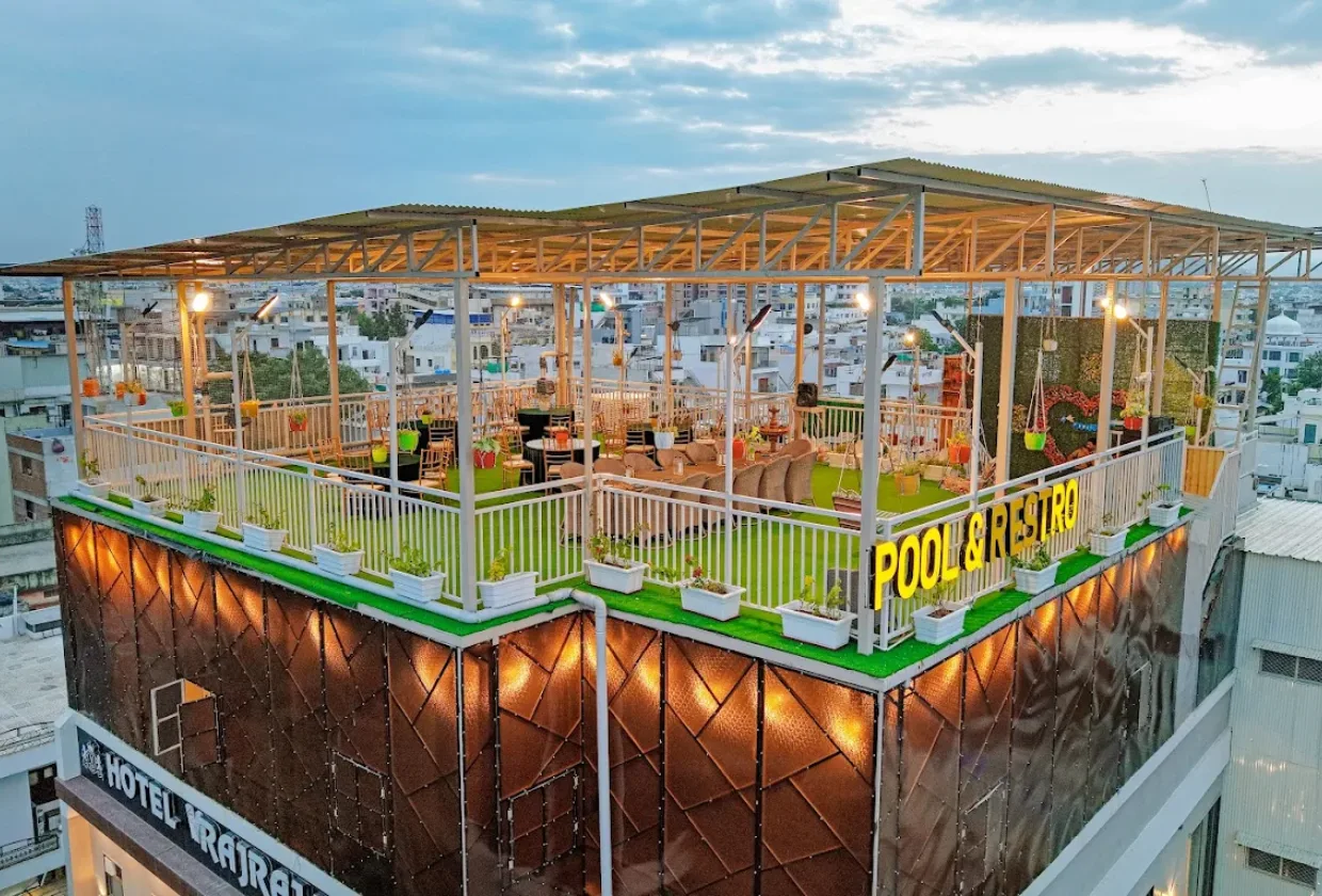 Hotel Vrajraj Palace - Image 7