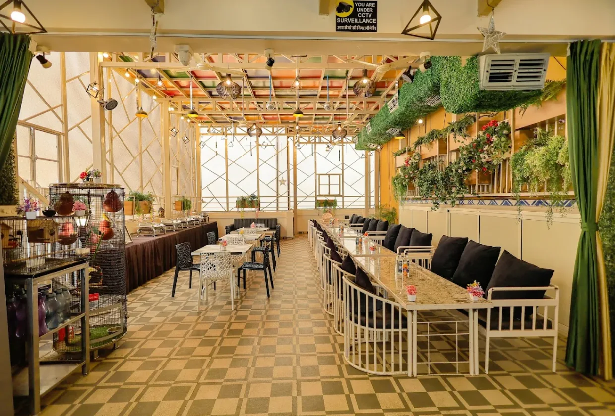 Hotel Vrajraj Palace - Image 6