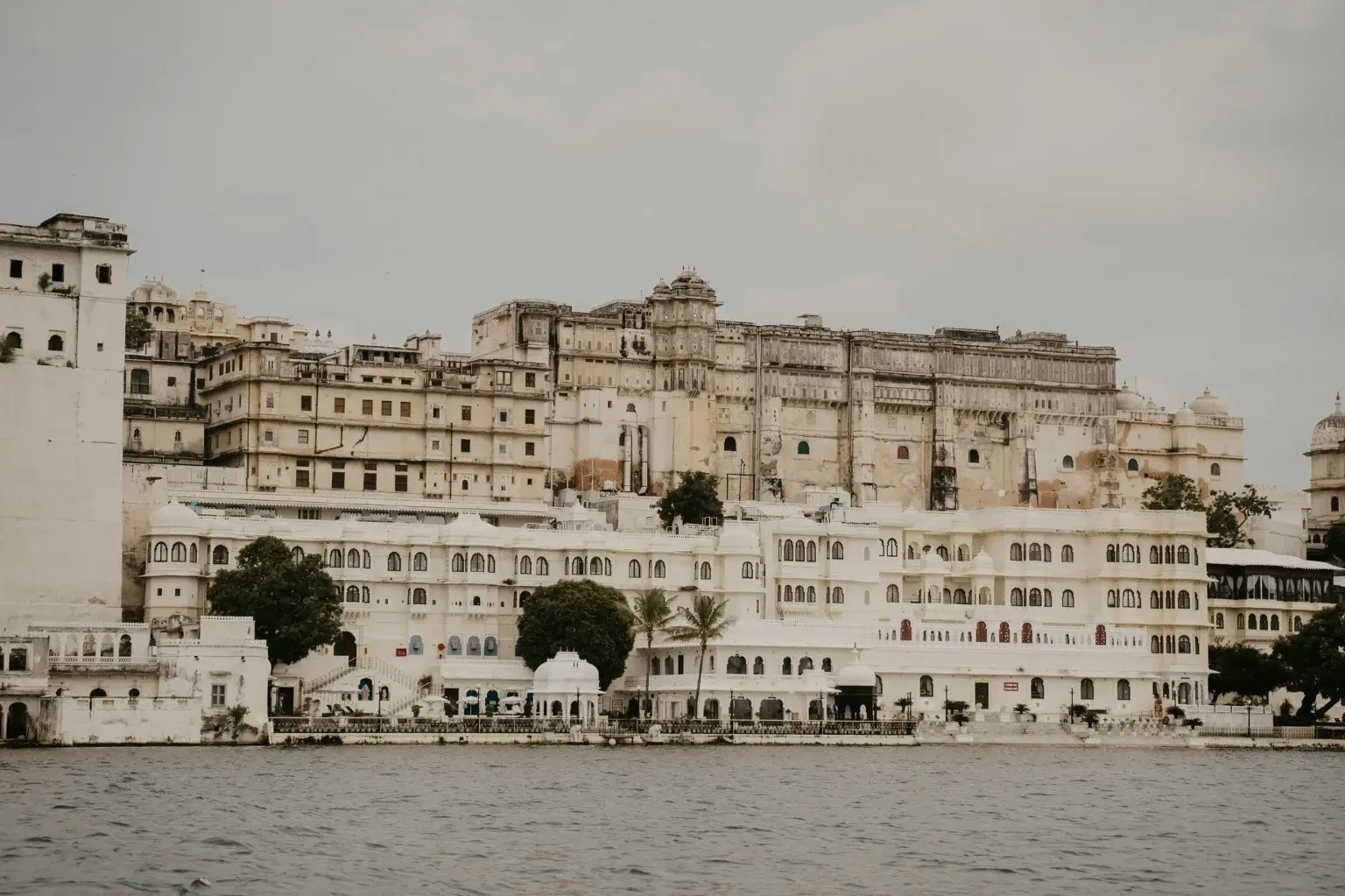 Book-Hotel-in-Udaipur-Online